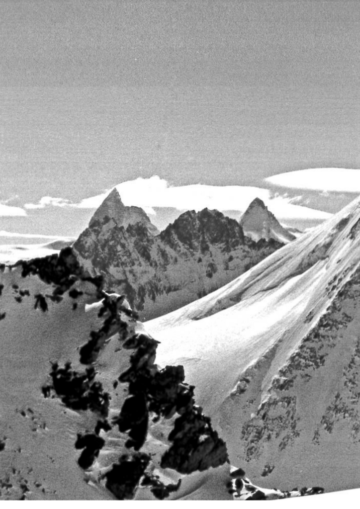 Veduta del Cervino e Dent Blanche, dalla fototeca.